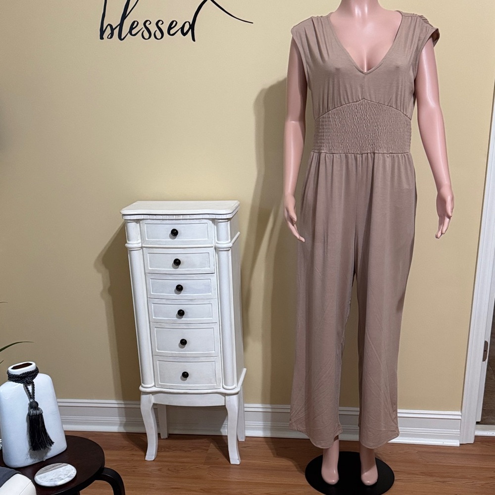 💕Just Be Chic Beige Jumpsuit💕